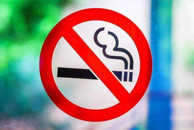 电子烟和真烟相比哪个危害大呢_电子烟比真烟危害大_电子烟和烟那个危害大