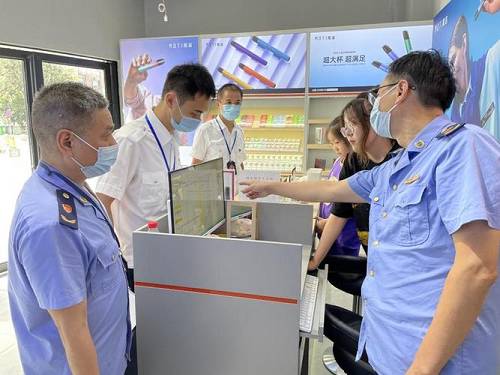 贵州镇宁自治县开展校园周边电子烟专项执法检查